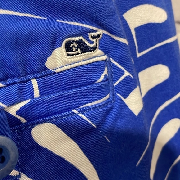 Vineyard vines, blue and white palm leaf shorts size 4 - Picture 4 of 5